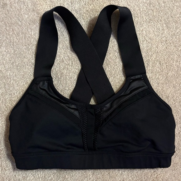 ALO Yoga Equalize Bra - Picture 4 of 6